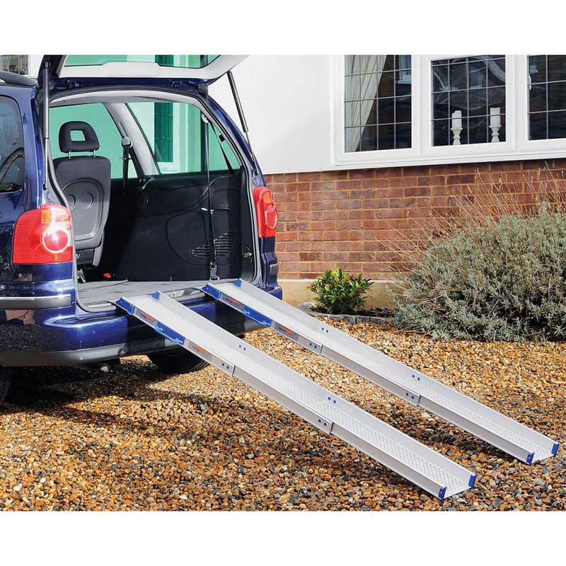 Ultralight-Telescopic Access Ramp