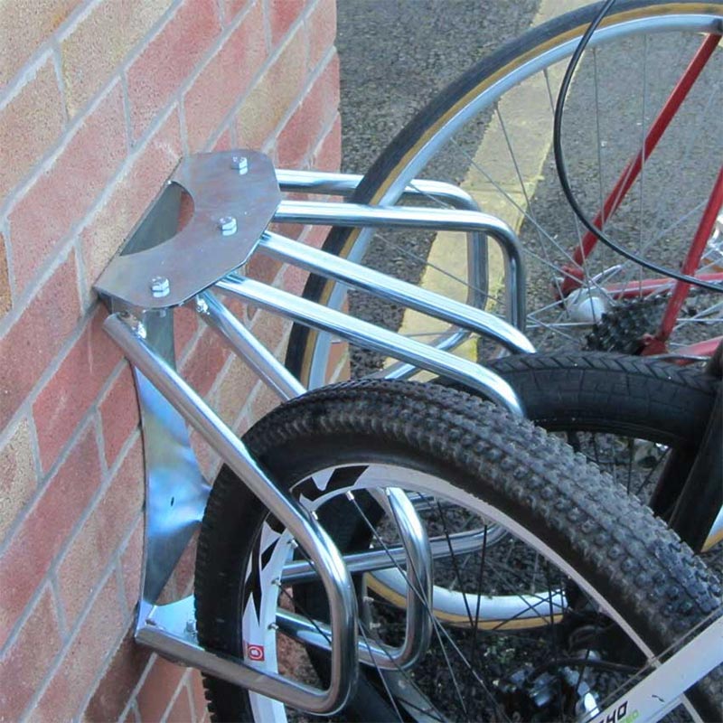 Adjustable wall-mouted rack for 3 bikes