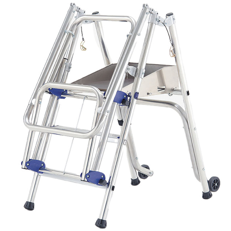 3 Tread mobile podium platform