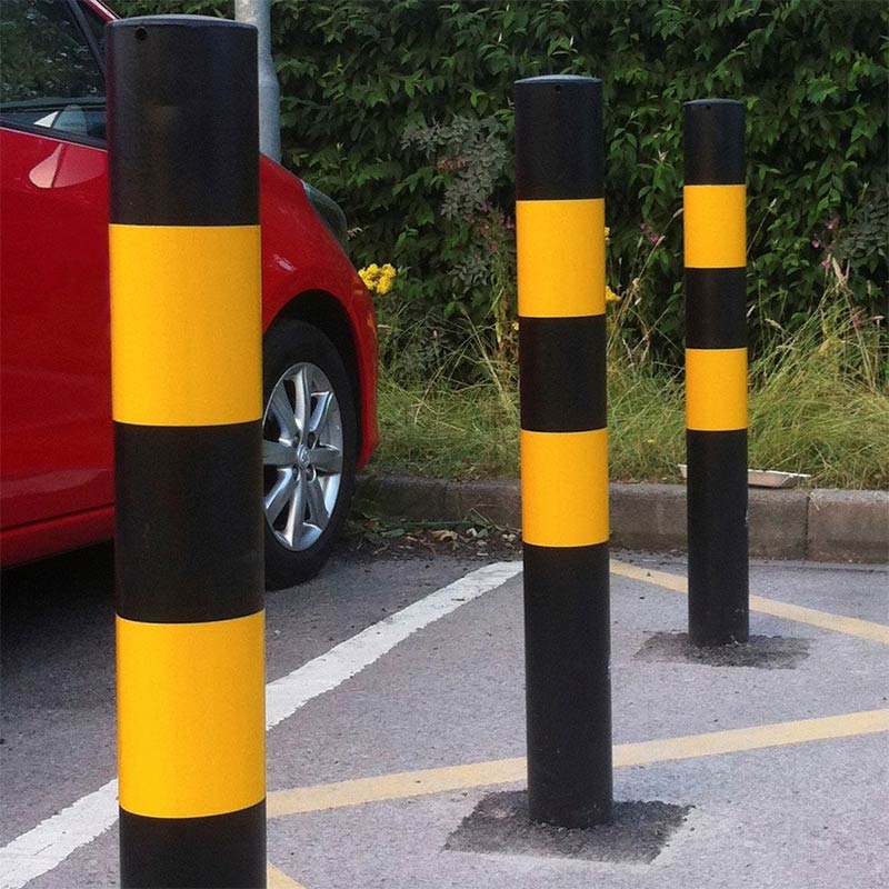 Autopa black and yellow concrete-in safety bollards