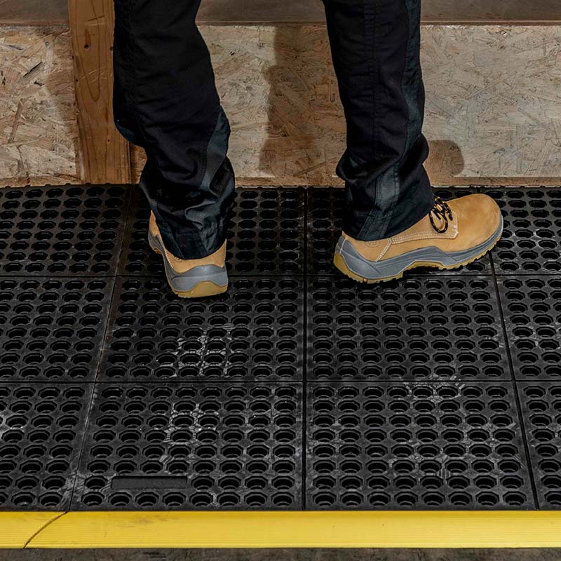 Kushion Safe Modular, Anti-Fatigue + Safety Matting