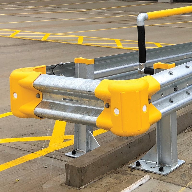 External safety corner for Armco barriers