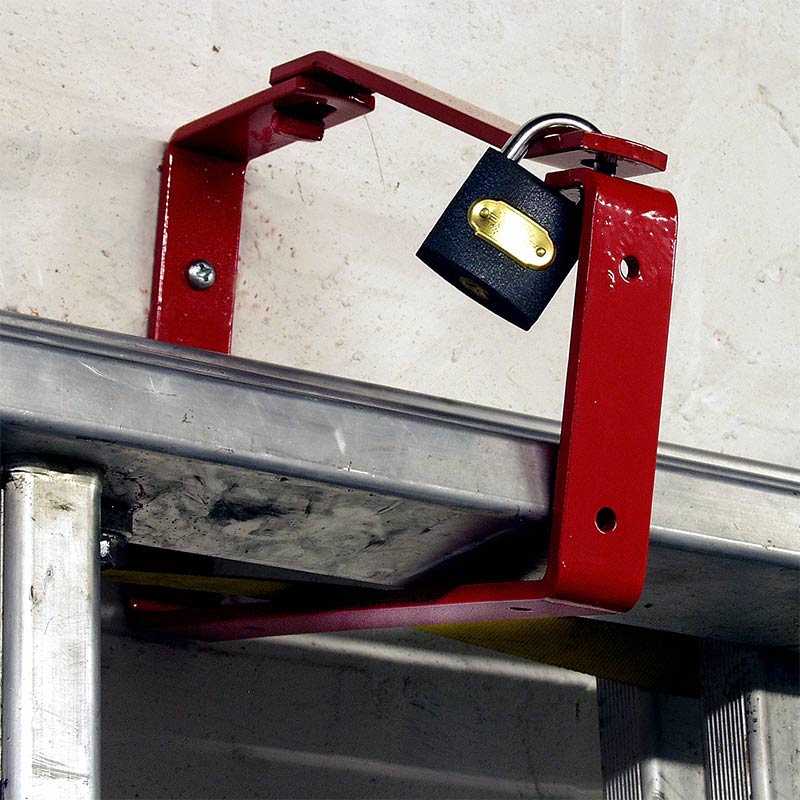 Ladder hanging bracket with padlock