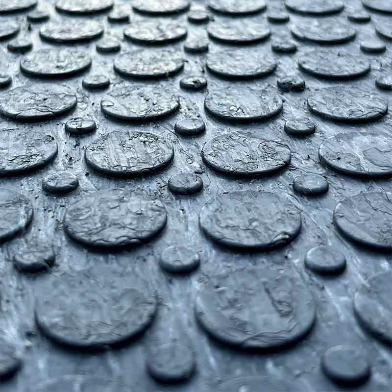 Recycled rubber groundsafe trak mat