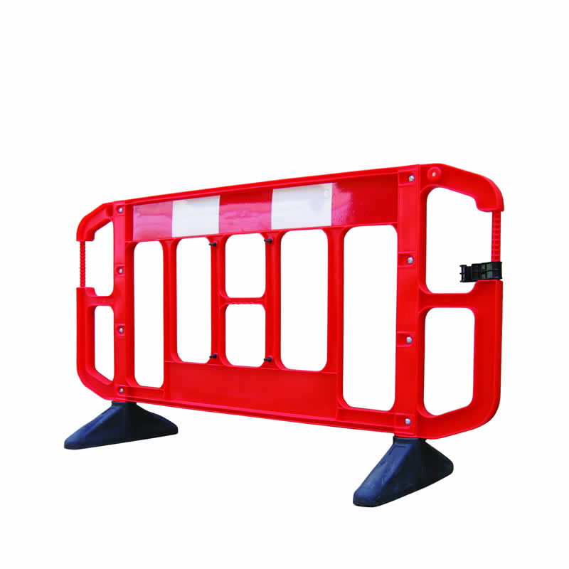 Safety Stackable Barriers - 1005 x 2000 - Chapter 8 compliant, Class 2, EN 12899-2 & BS 8442-2006 certification - Class C wind resistant to 19 MPH gusts
